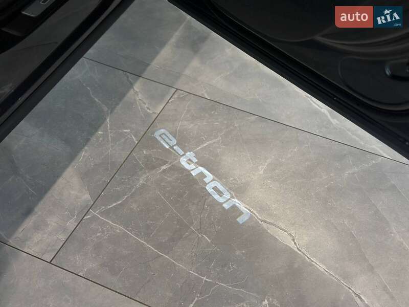 Внедорожник / Кроссовер Audi e-tron Sportback 2020 в Львове