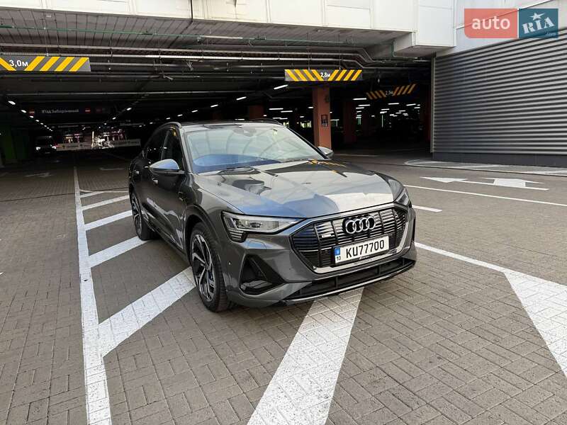 Позашляховик / Кросовер Audi e-tron Sportback 2021 в Києві