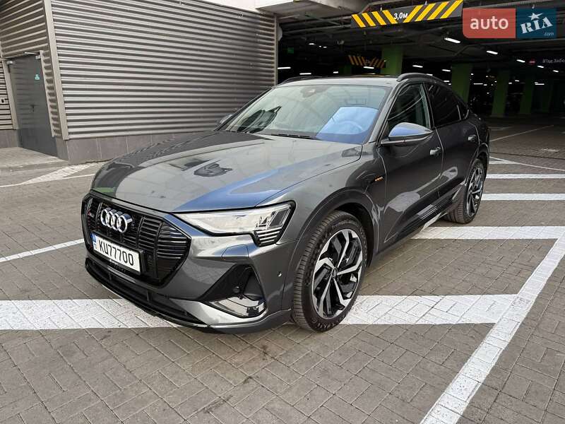 Позашляховик / Кросовер Audi e-tron Sportback 2021 в Києві