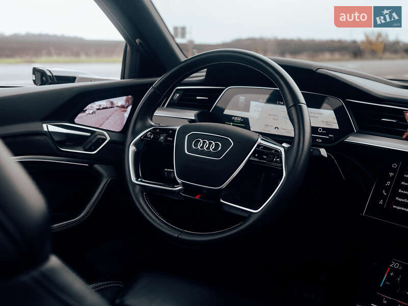 Позашляховик / Кросовер Audi e-tron Sportback 2020 в Кременчуці