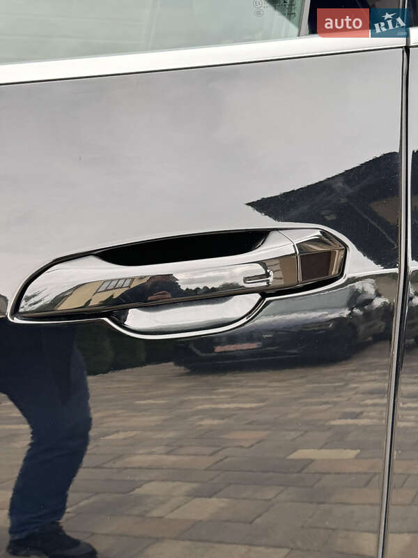 Позашляховик / Кросовер Audi e-tron Sportback 2023 в Чернівцях