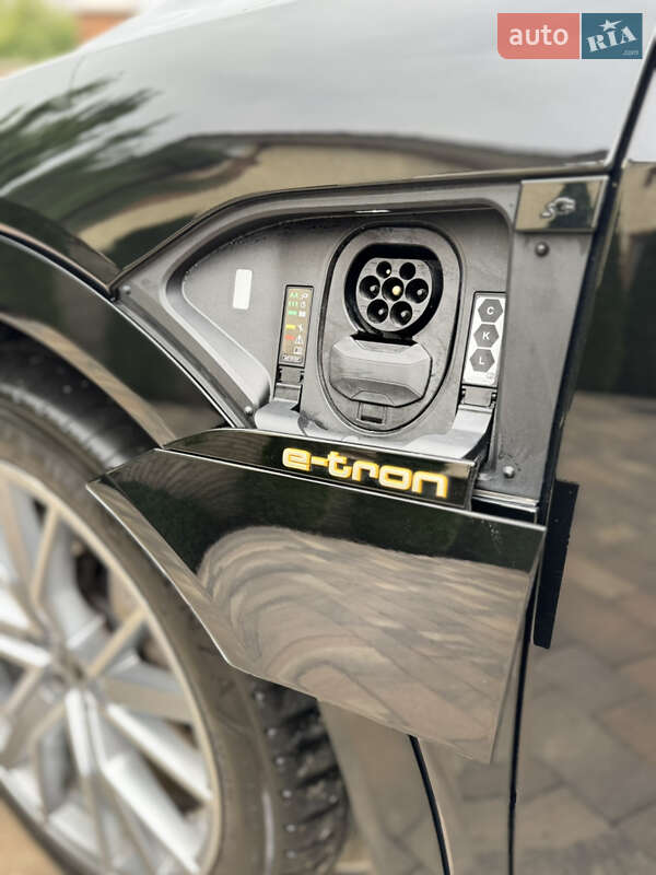 Позашляховик / Кросовер Audi e-tron Sportback 2023 в Чернівцях