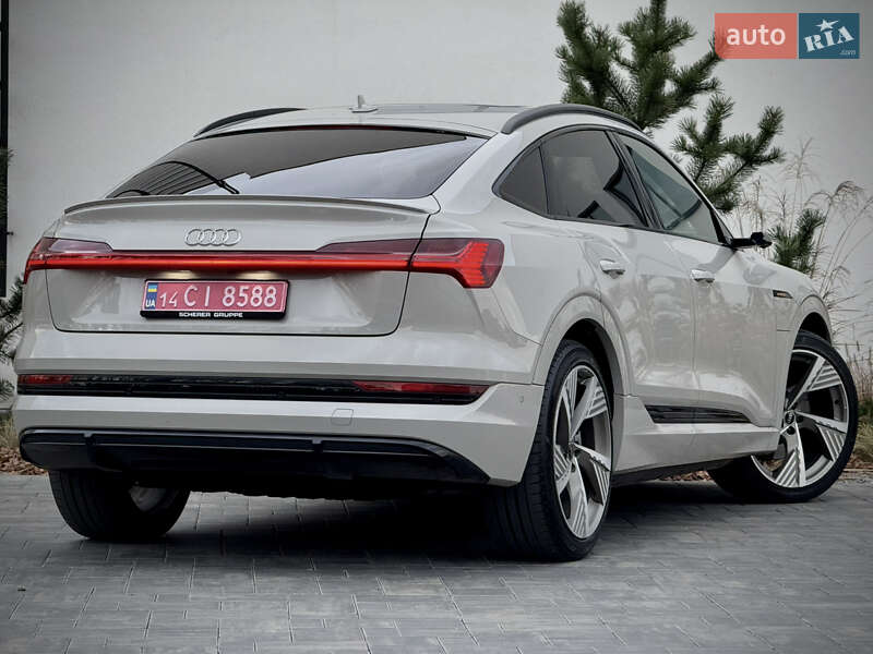 Позашляховик / Кросовер Audi e-tron Sportback 2021 в Луцьку
