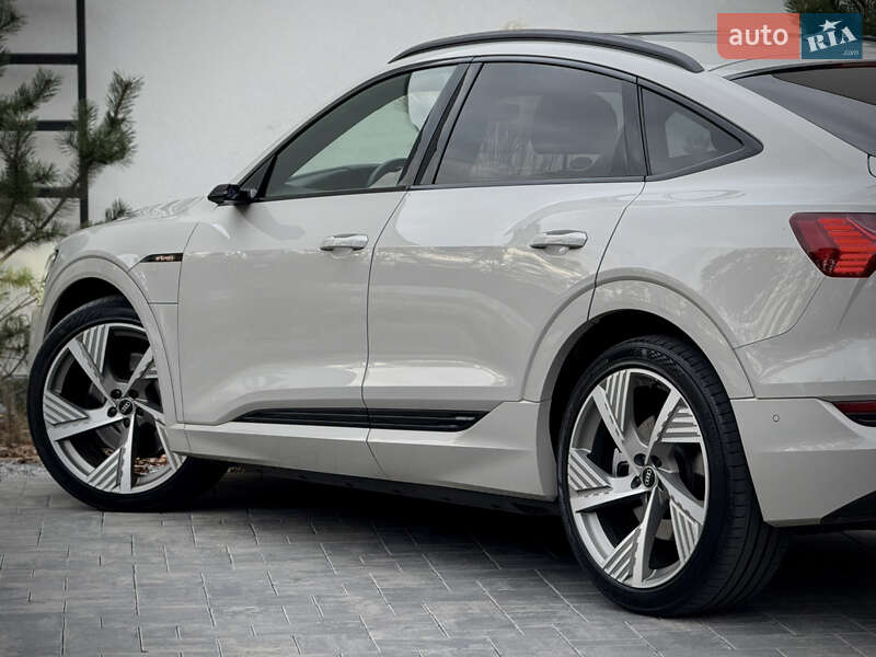 Позашляховик / Кросовер Audi e-tron Sportback 2021 в Луцьку