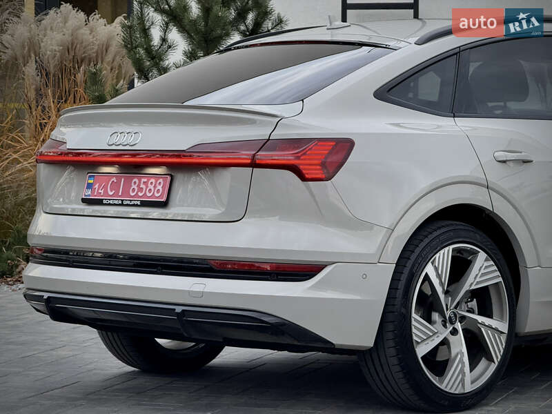 Позашляховик / Кросовер Audi e-tron Sportback 2021 в Луцьку
