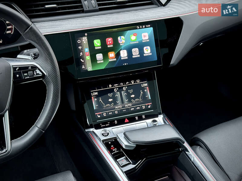 Позашляховик / Кросовер Audi e-tron Sportback 2021 в Луцьку