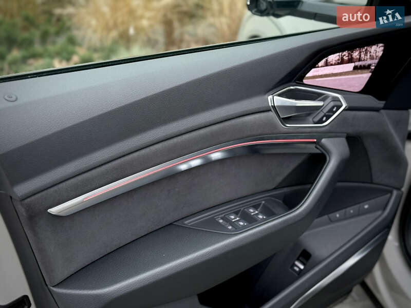 Позашляховик / Кросовер Audi e-tron Sportback 2021 в Луцьку
