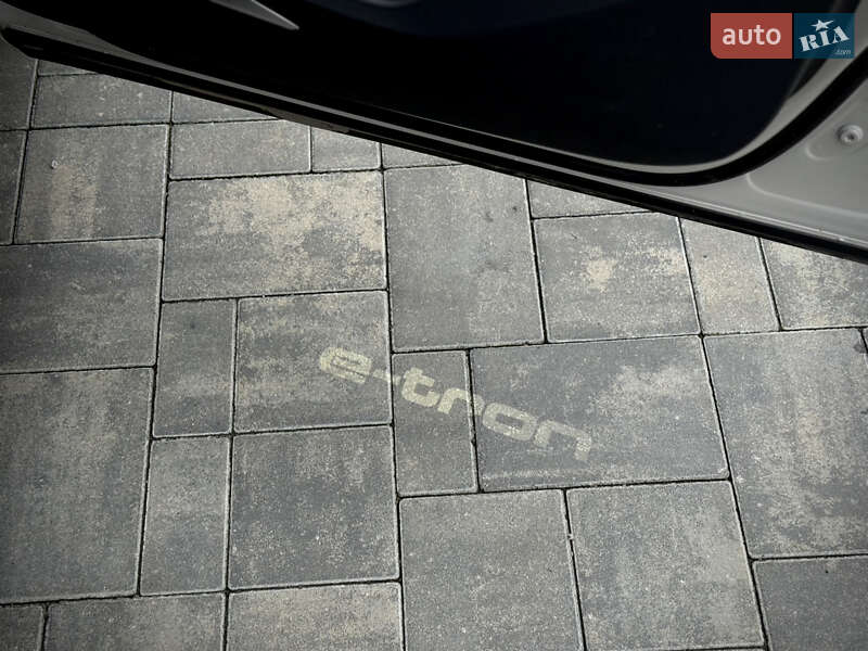 Позашляховик / Кросовер Audi e-tron Sportback 2021 в Луцьку