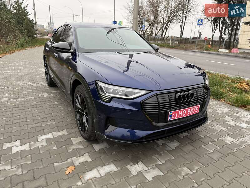 Позашляховик / Кросовер Audi e-tron Sportback 2022 в Києві фото 16 Позашляховик / Кросовер Audi e-tron Sportback 2022 в Києві