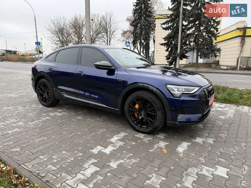 Позашляховик / Кросовер Audi e-tron Sportback 2022 в Києві фото 14 Позашляховик / Кросовер Audi e-tron Sportback 2022 в Києві