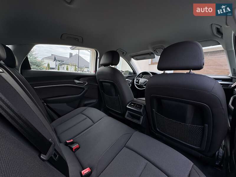 Внедорожник / Кроссовер Audi e-tron Sportback 2023 в Ровно