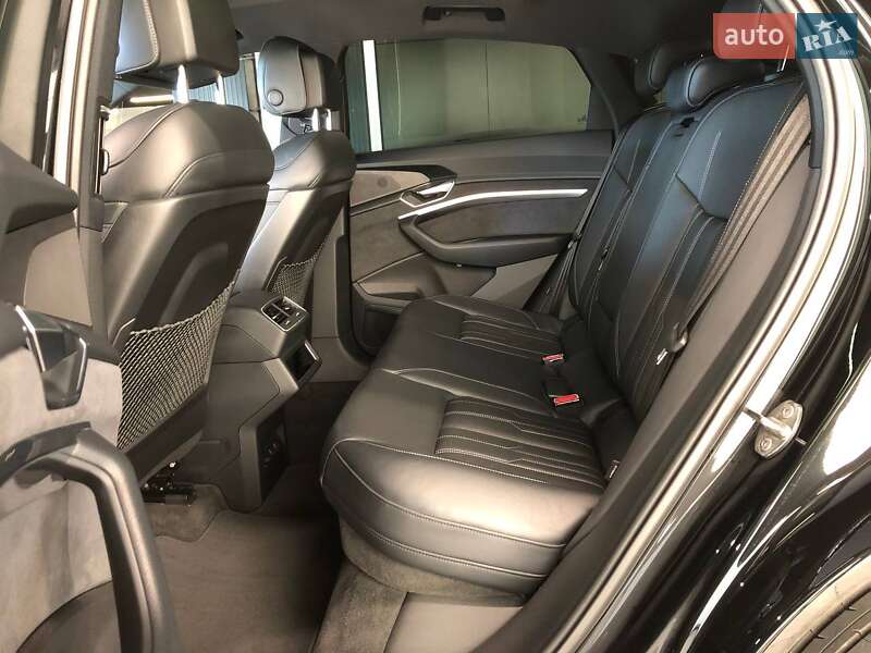 Позашляховик / Кросовер Audi e-tron Sportback 2021 в Львові