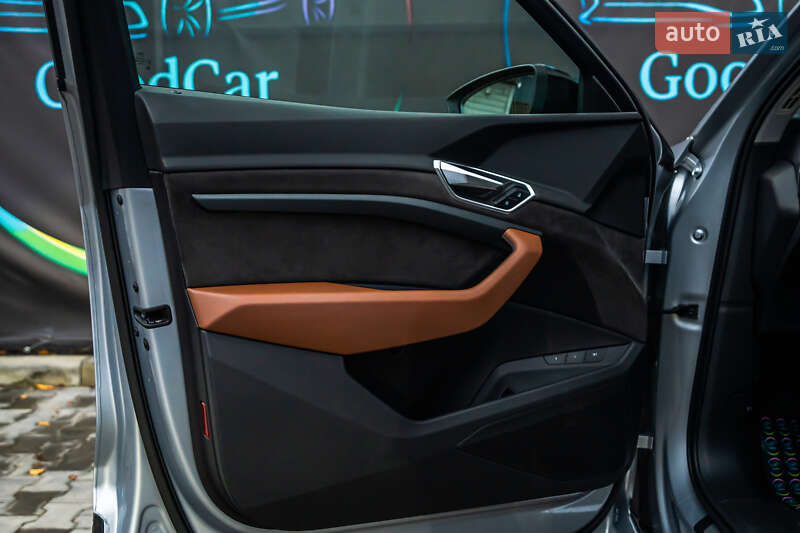 Позашляховик / Кросовер Audi e-tron Sportback 2020 в Луцьку