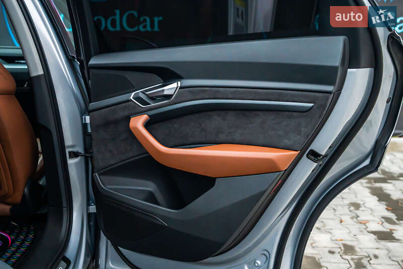 Позашляховик / Кросовер Audi e-tron Sportback 2020 в Луцьку
