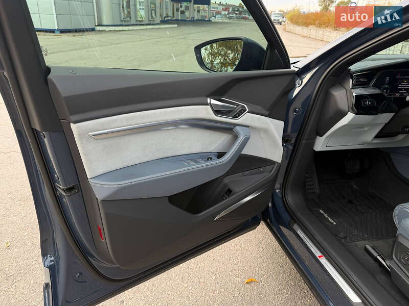 Внедорожник / Кроссовер Audi e-tron Sportback 2020 в Киеве фото 32 Внедорожник / Кроссовер Audi e-tron Sportback 2020 в Киеве