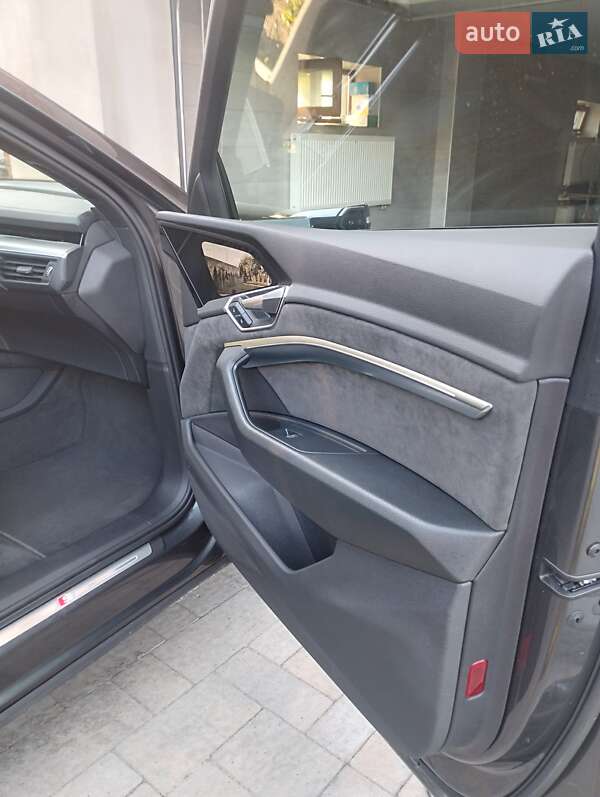 Позашляховик / Кросовер Audi e-tron Sportback 2021 в Радехові