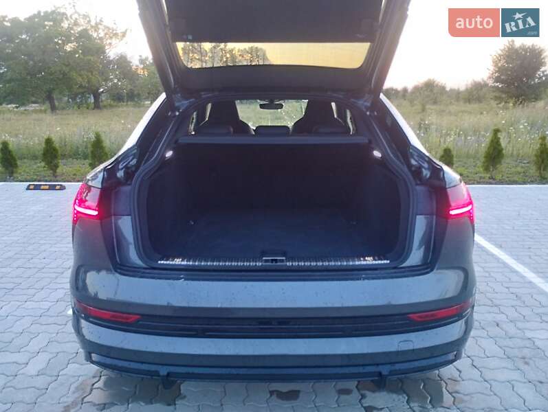 Позашляховик / Кросовер Audi e-tron Sportback 2021 в Радехові