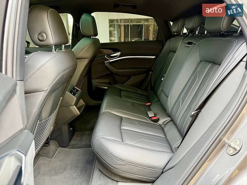 Внедорожник / Кроссовер Audi e-tron Sportback 2022 в Днепре