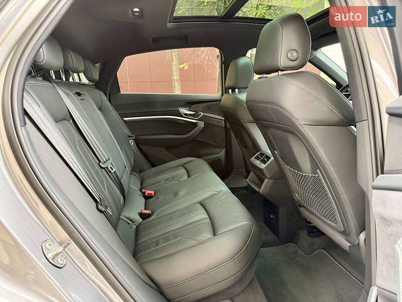 Внедорожник / Кроссовер Audi e-tron Sportback 2022 в Днепре