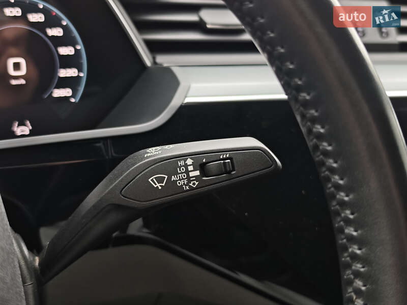 Позашляховик / Кросовер Audi e-tron Sportback 2020 в Луцьку