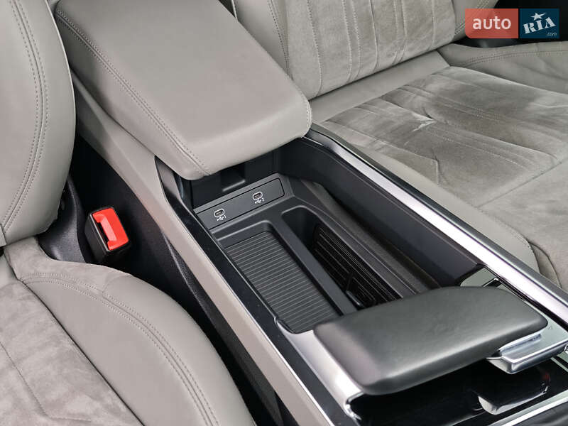 Позашляховик / Кросовер Audi e-tron Sportback 2020 в Луцьку