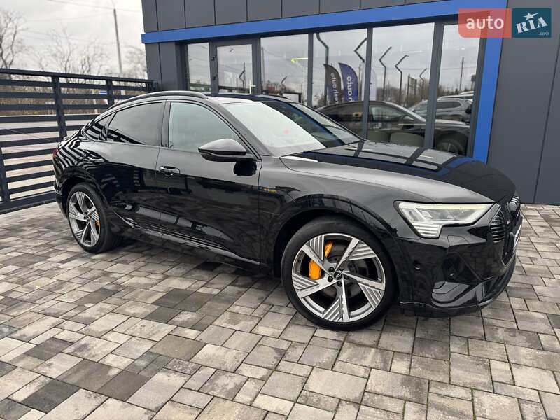 Позашляховик / Кросовер Audi e-tron Sportback 2022 в Рівному