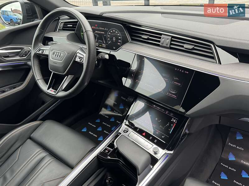 Позашляховик / Кросовер Audi e-tron Sportback 2022 в Рівному