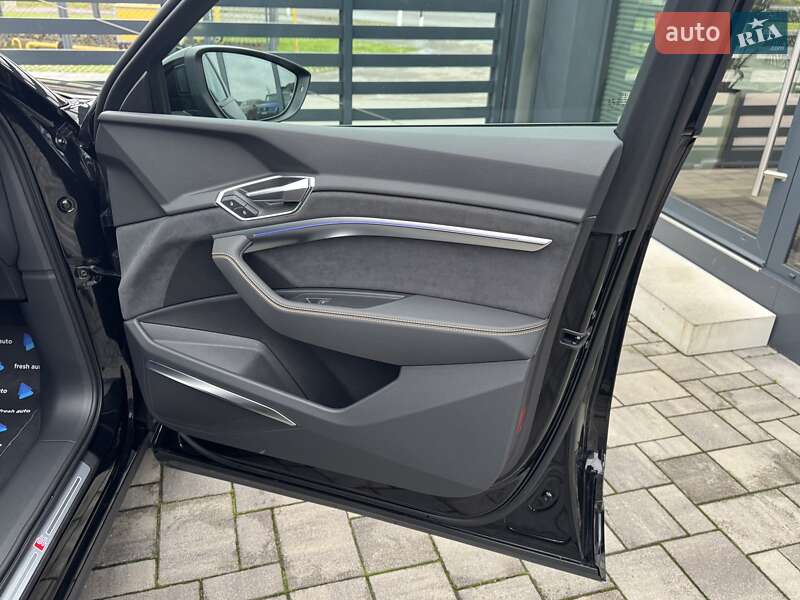 Позашляховик / Кросовер Audi e-tron Sportback 2022 в Рівному