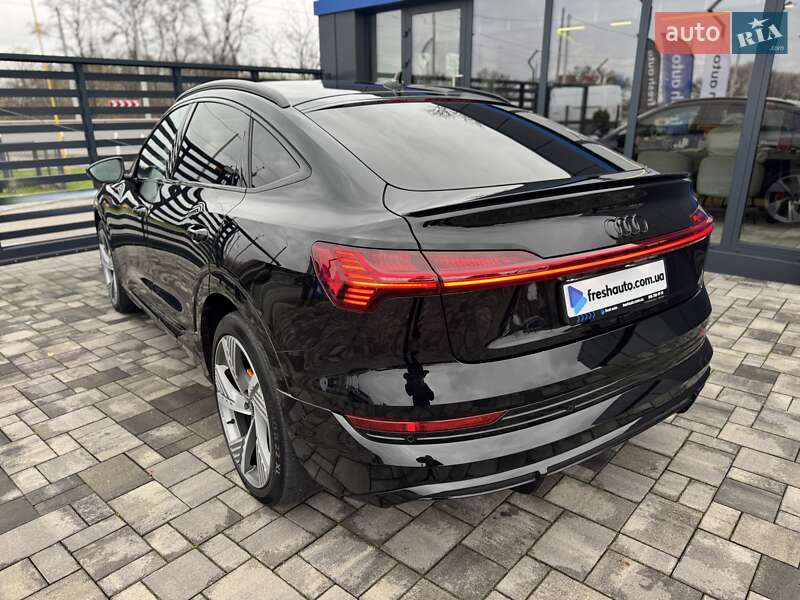 Позашляховик / Кросовер Audi e-tron Sportback 2022 в Рівному