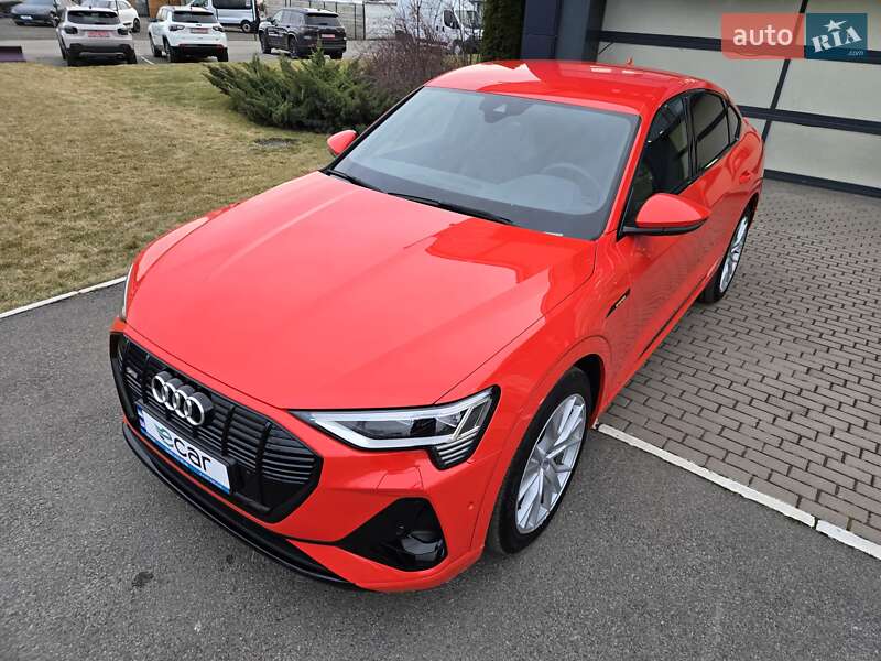 Позашляховик / Кросовер Audi e-tron Sportback 2021 в Києві