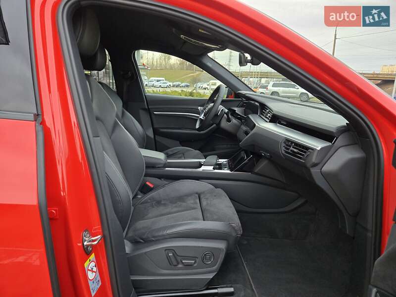 Позашляховик / Кросовер Audi e-tron Sportback 2021 в Києві