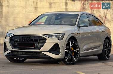 Позашляховик / Кросовер Audi e-tron Sportback 2021 в Рівному