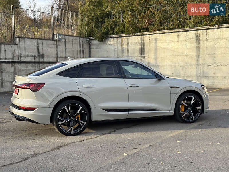 Внедорожник / Кроссовер Audi e-tron Sportback 2021 в Ровно