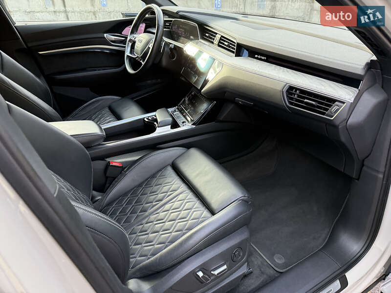 Внедорожник / Кроссовер Audi e-tron Sportback 2021 в Ровно
