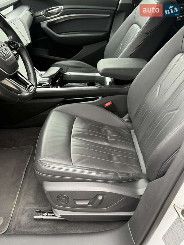 Внедорожник / Кроссовер Audi e-tron Sportback 2021 в Иршаве