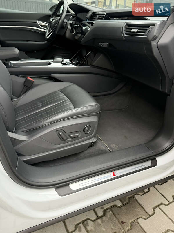 Внедорожник / Кроссовер Audi e-tron Sportback 2021 в Иршаве