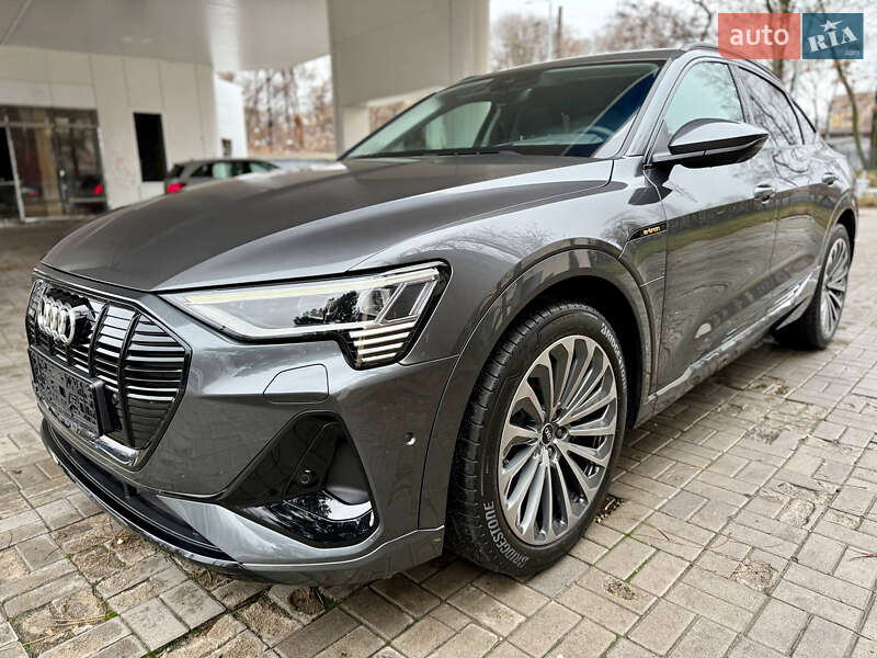 Позашляховик / Кросовер Audi e-tron Sportback 2022 в Дніпрі