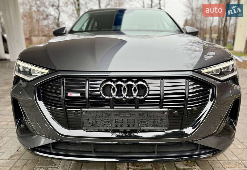 Позашляховик / Кросовер Audi e-tron Sportback 2022 в Дніпрі