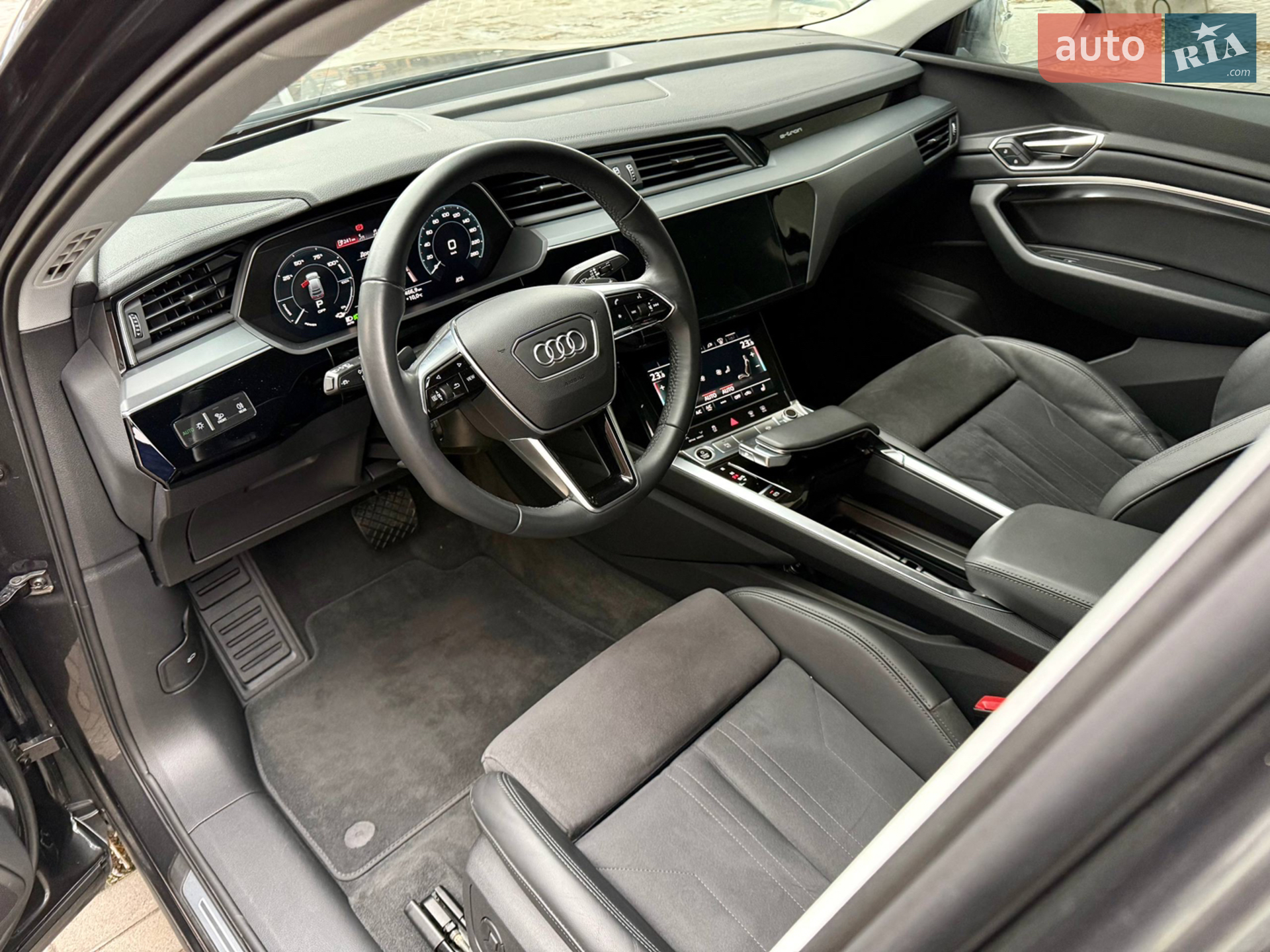 2022 Audi e-tron Sportback - мініатюра 31