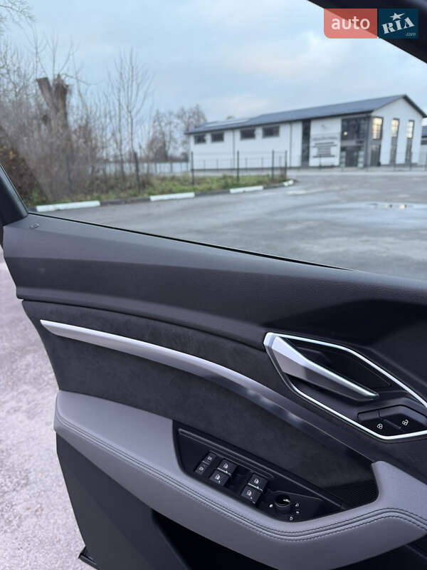 Позашляховик / Кросовер Audi e-tron Sportback 2022 в Козятині