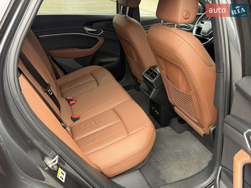 Позашляховик / Кросовер Audi e-tron Sportback 2021 в Тернополі