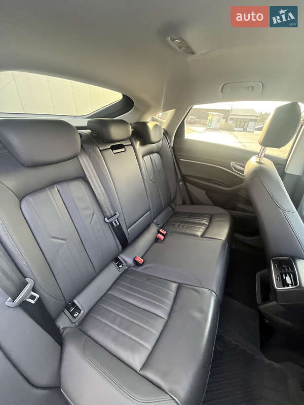 Позашляховик / Кросовер Audi e-tron Sportback 2021 в Вінниці