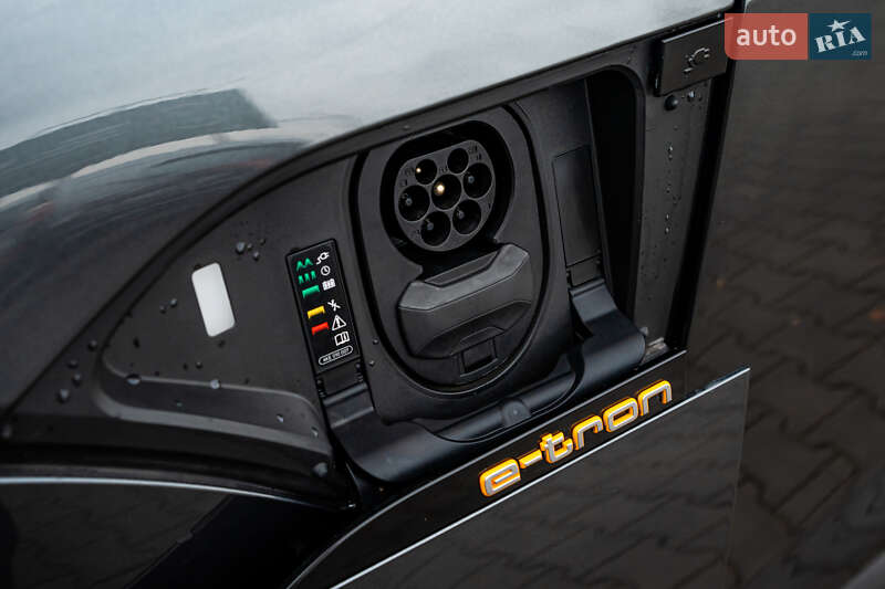 Позашляховик / Кросовер Audi e-tron Sportback 2020 в Луцьку