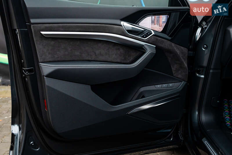 Позашляховик / Кросовер Audi e-tron Sportback 2020 в Луцьку