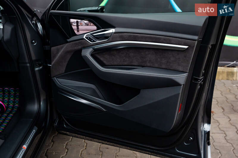 Позашляховик / Кросовер Audi e-tron Sportback 2020 в Луцьку