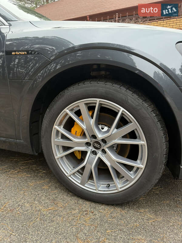 Позашляховик / Кросовер Audi e-tron Sportback 2022 в Києві фото 11 Позашляховик / Кросовер Audi e-tron Sportback 2022 в Києві