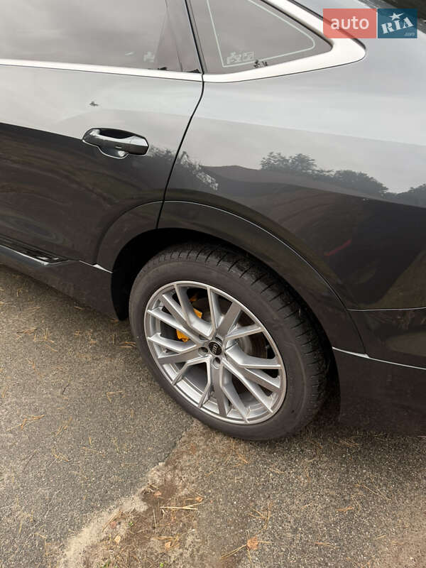 Позашляховик / Кросовер Audi e-tron Sportback 2022 в Києві фото 15 Позашляховик / Кросовер Audi e-tron Sportback 2022 в Києві