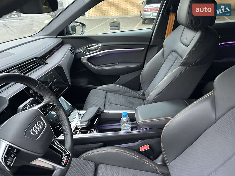 Внедорожник / Кроссовер Audi e-tron Sportback 2022 в Киеве фото 24 Внедорожник / Кроссовер Audi e-tron Sportback 2022 в Киеве
