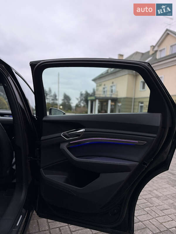 Внедорожник / Кроссовер Audi e-tron Sportback 2021 в Львове