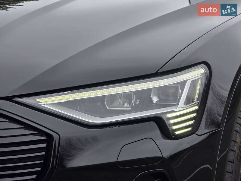 Позашляховик / Кросовер Audi e-tron Sportback 2022 в Ковелі